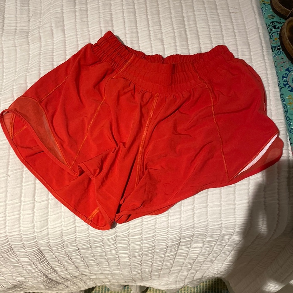 red lululemon hotty hot shorts size 4